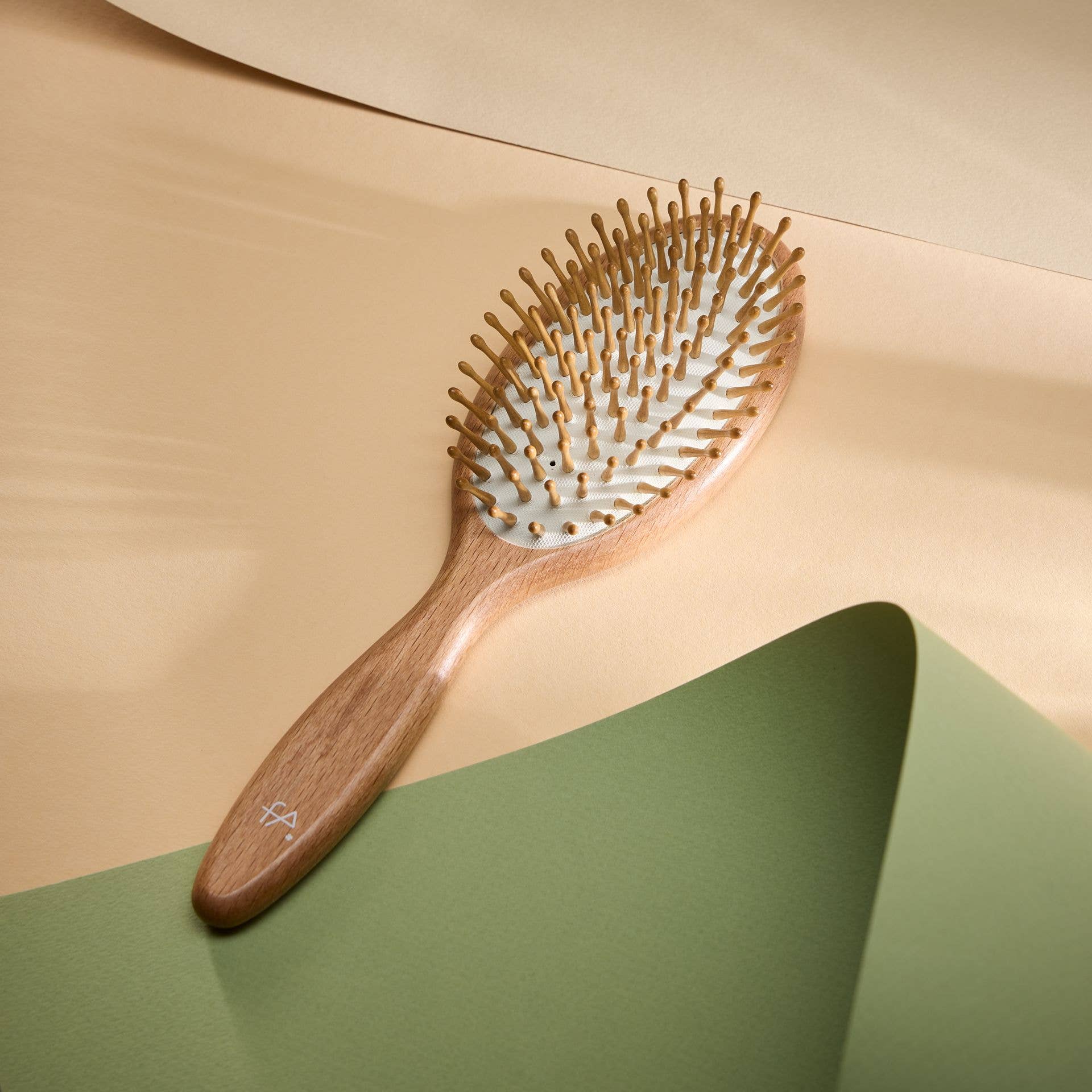 FA BRUSHES Oval Massage Hairbrush with Wooden Pins