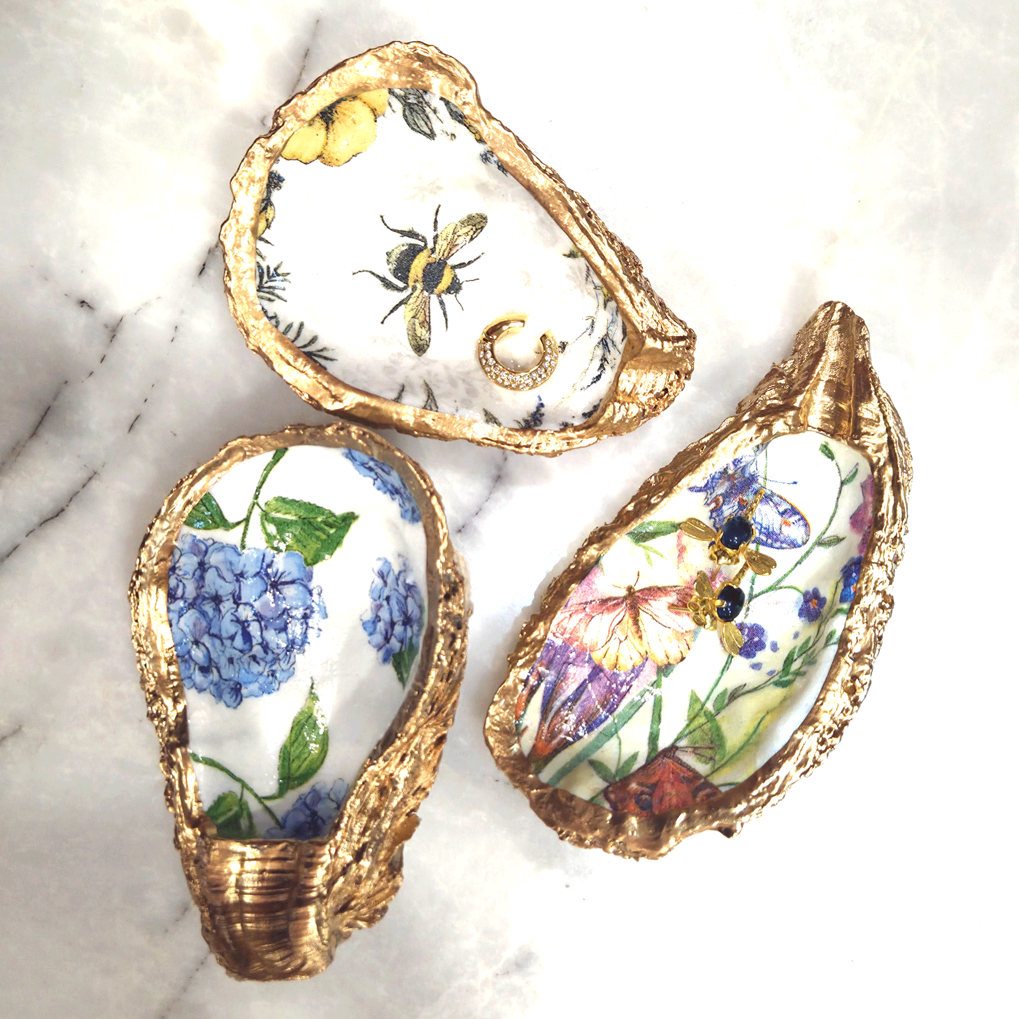 ALISON BROOKE DESIGNS Bee and Wildflowers Oyster Trinket Tray