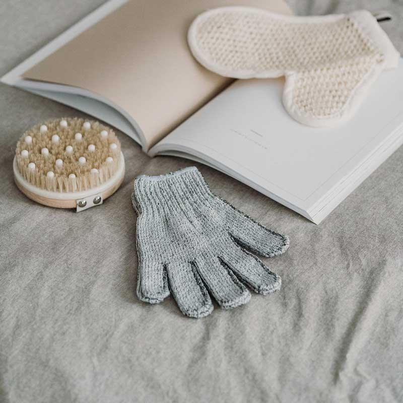 HYDREA LONDON Carbonized Bamboo Exfoliating Gloves
