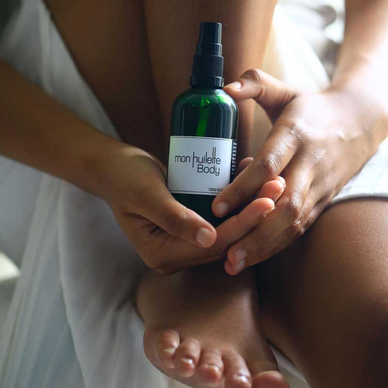 Les Huilettes mon huillette body oil model