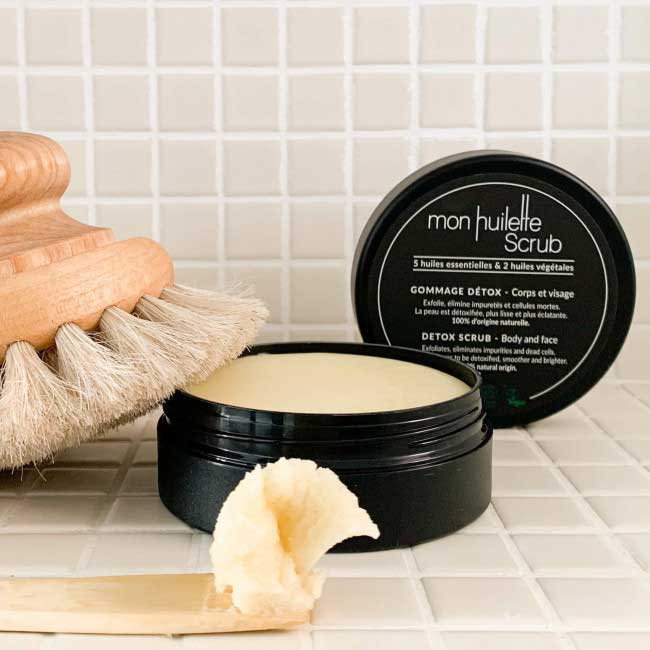 Les Huilettes mon huillette scrub scene